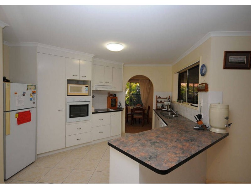 4 Shannen Crt, Hervey Bay QLD 4655