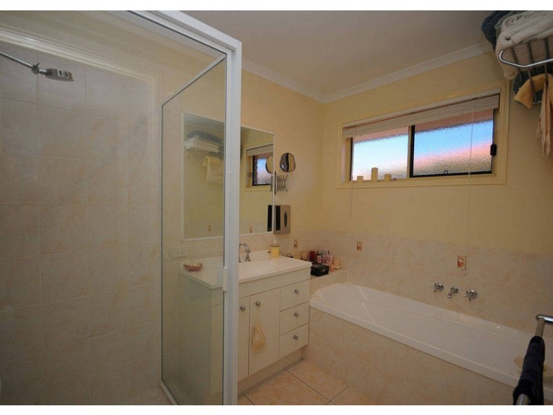 4 Shannen Crt, Hervey Bay QLD 4655