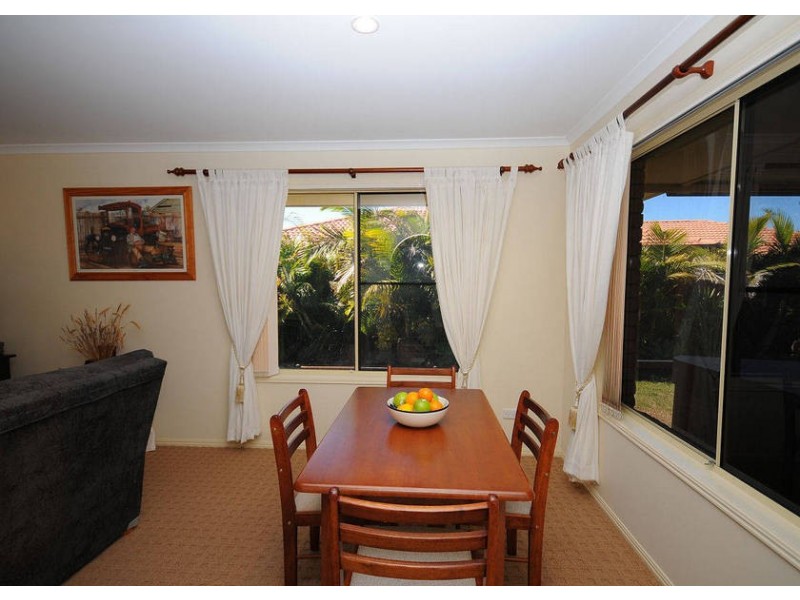 4 Shannen Crt, Hervey Bay QLD 4655