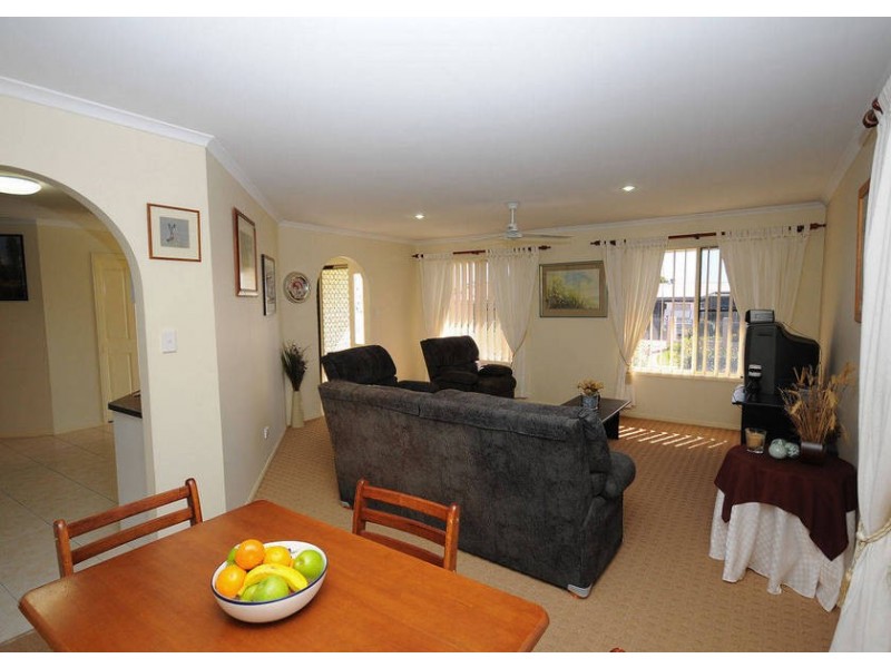 4 Shannen Crt, Hervey Bay QLD 4655