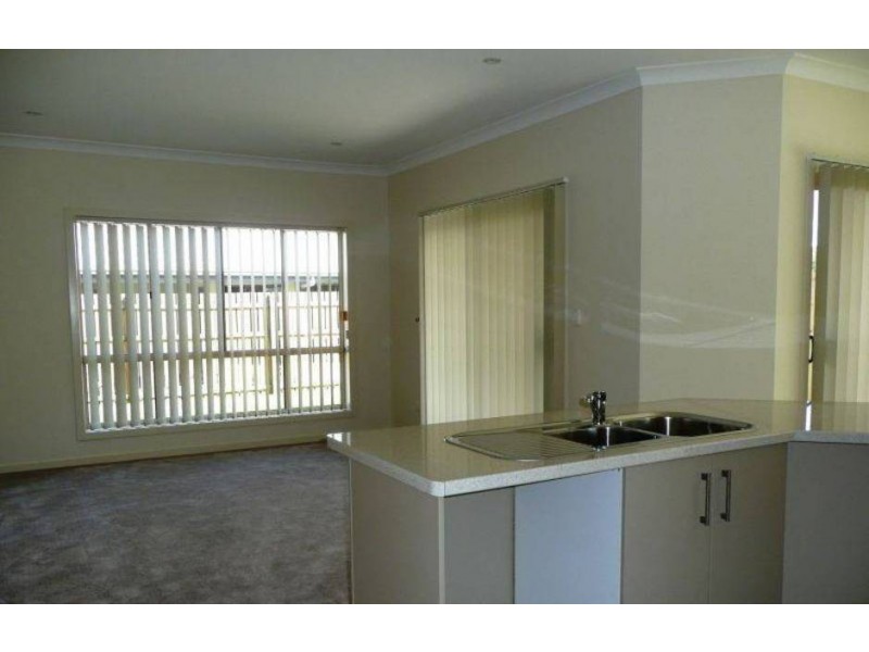 6 Bligh Close, Urraween QLD 4655