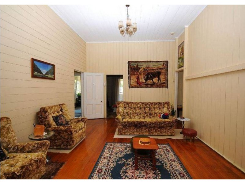 1 Hoffman Street, Hervey Bay QLD 4655