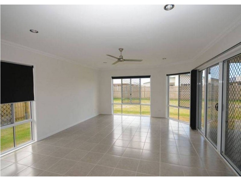 43 Lady Penrhyn Dr, Hervey Bay QLD 4655