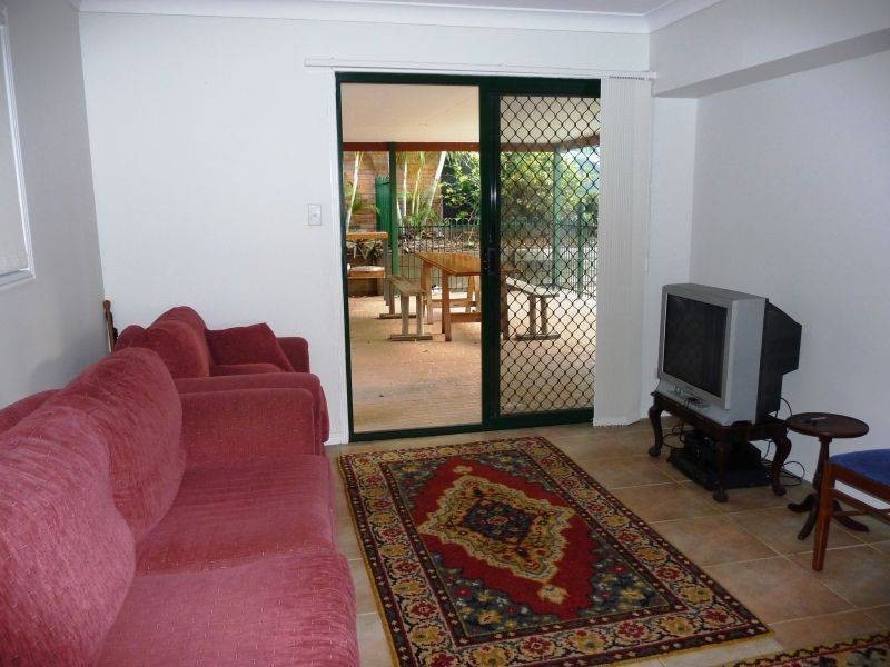 63 Hillcrest Avenue, Scarness QLD 4655