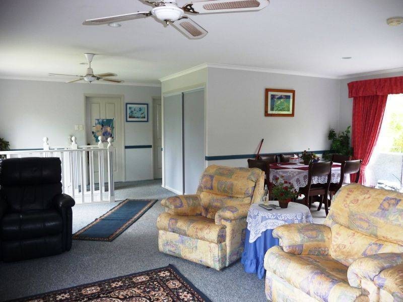 1334 Booral Rd, Sunshine Acres QLD 4655