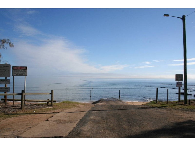 51 Esplanade, Point Vernon QLD 4655