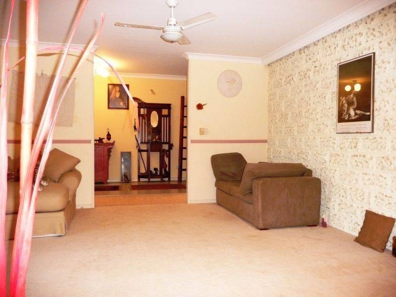 55 Ladbroke Cres, Urangan QLD 4655