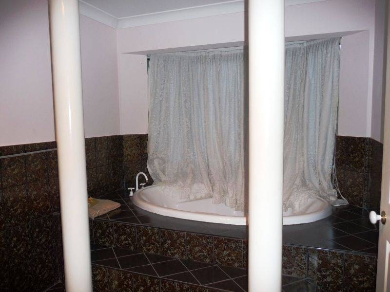 55 Ladbroke Cres, Urangan QLD 4655