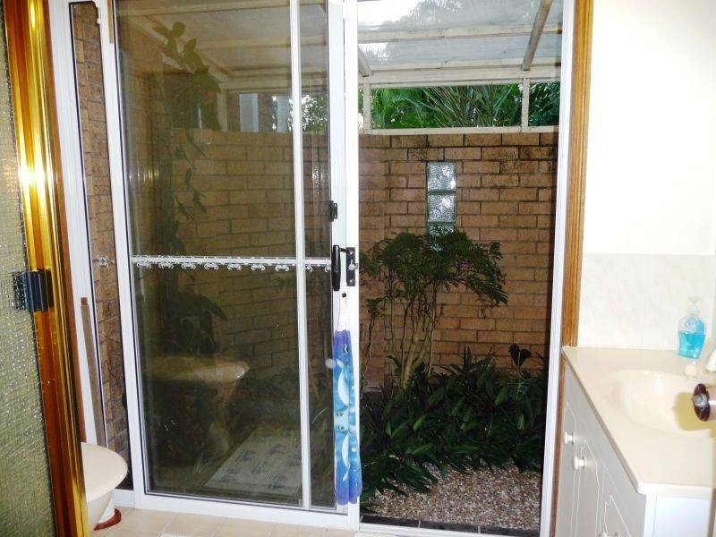 35 Kathleen Cres, Wondunna QLD 4655