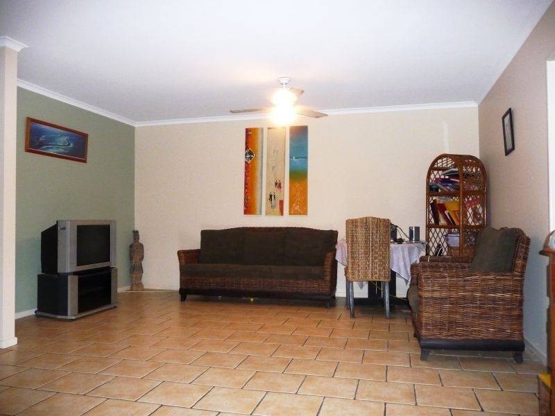 85 Oleander Ave, Scarness QLD 4655