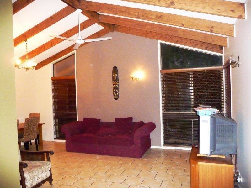 85 Oleander Ave, Scarness QLD 4655