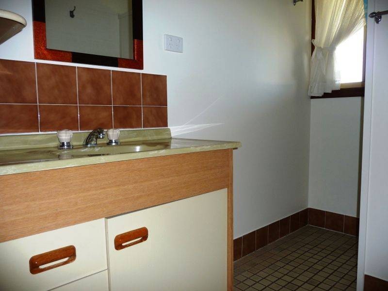 54 Dover St, Pialba QLD 4655