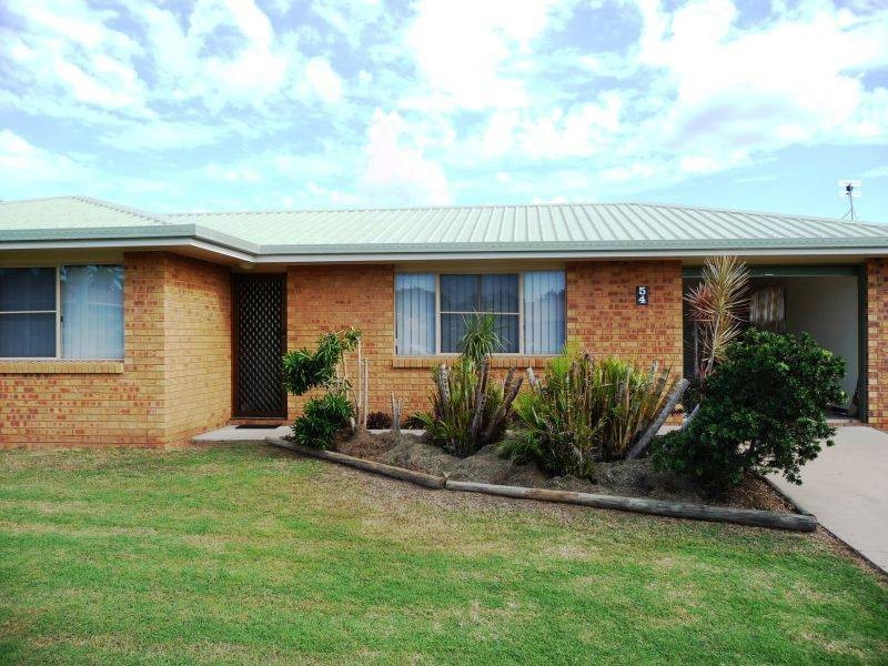 54 Dover St, Pialba QLD 4655