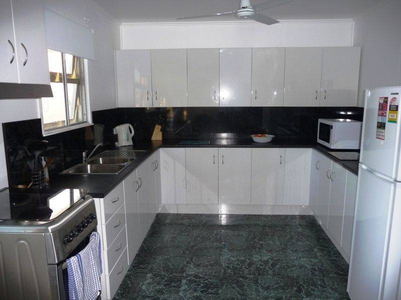49 Helsham St, Point Vernon QLD 4655