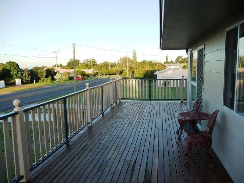 49 Helsham St, Point Vernon QLD 4655