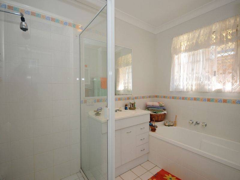 17 Bunker Ave, Hervey Bay QLD 4655