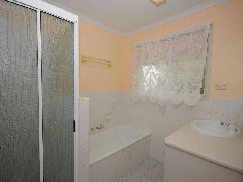 8 Palm Crt, Hervey Bay QLD 4655