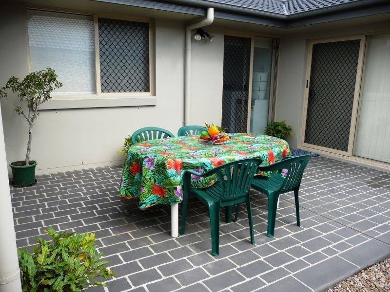 27 Earl St Vincent Cct Mariners Cove, Eli Waters QLD 4655
