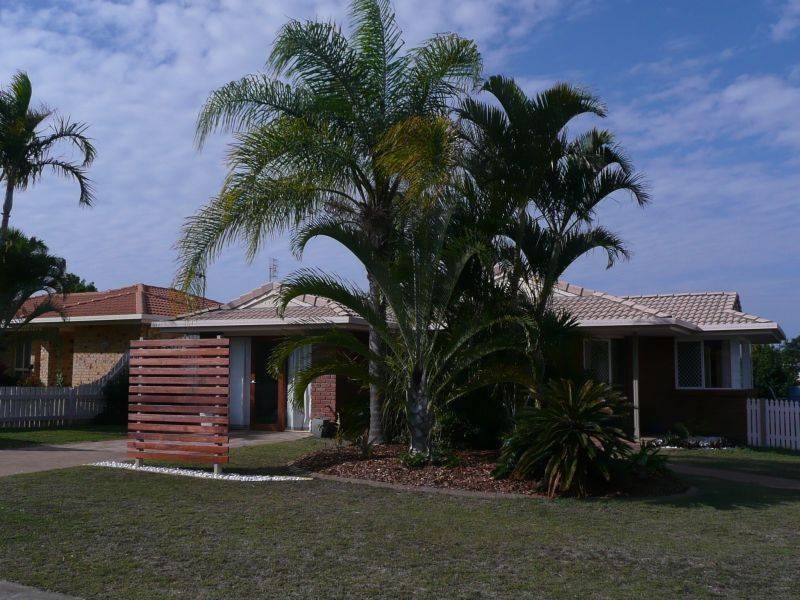 1 Diamond Crt, Point Vernon QLD 4655