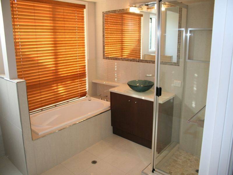 1 Diamond Crt, Point Vernon QLD 4655