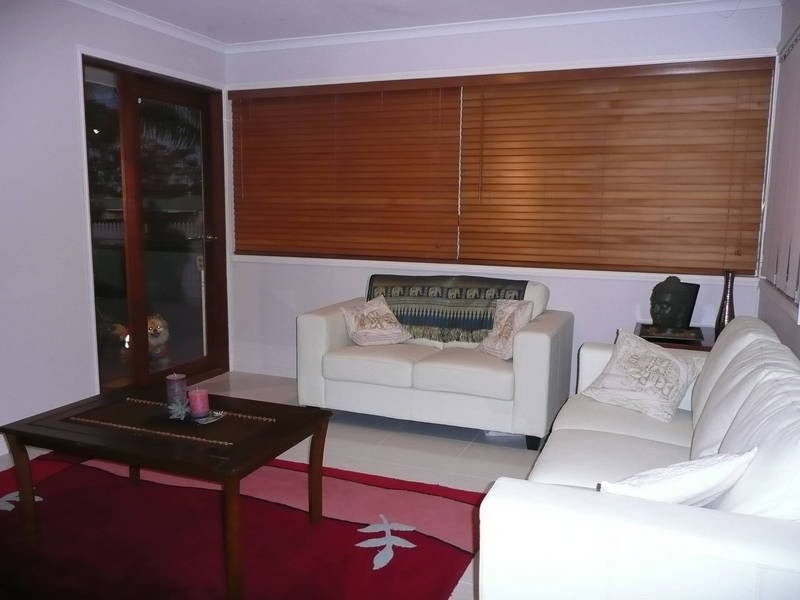 1 Diamond Crt, Point Vernon QLD 4655