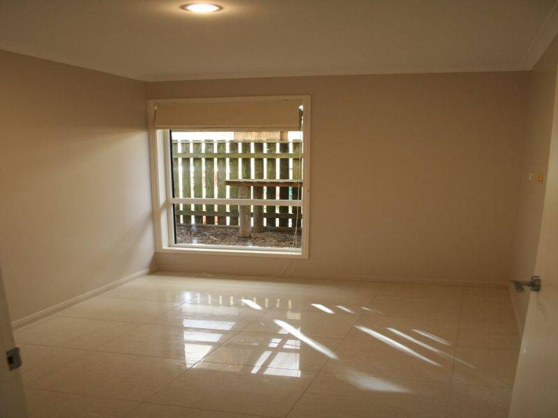 1 Diamond Crt, Point Vernon QLD 4655