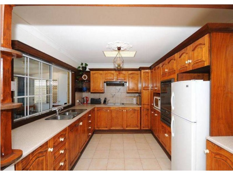 6 Holiday Parade, Hervey Bay QLD 4655