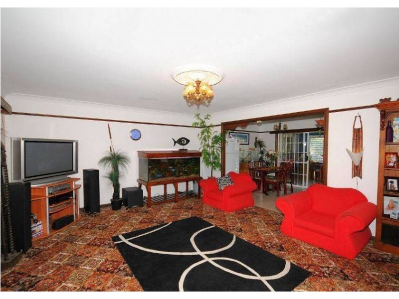 6 Holiday Parade, Hervey Bay QLD 4655