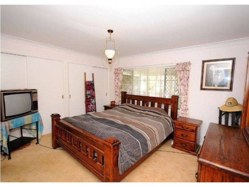 6 Holiday Parade, Hervey Bay QLD 4655