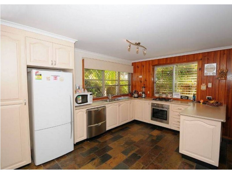 320 Boat Harbour Dr, Hervey Bay QLD 4655