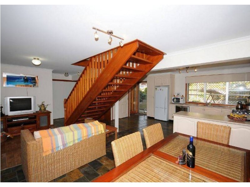 320 Boat Harbour Dr, Hervey Bay QLD 4655