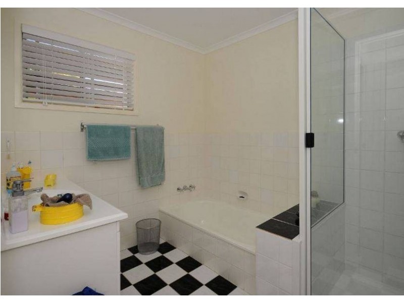 320 Boat Harbour Dr, Hervey Bay QLD 4655