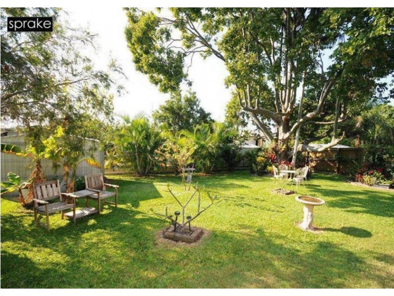 320 Boat Harbour Dr, Hervey Bay QLD 4655