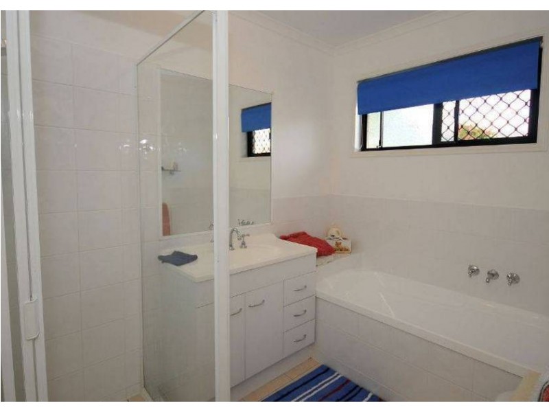 6 York St, Hervey Bay QLD 4655