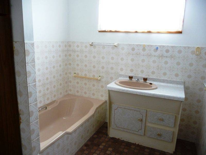 18 Ungowa Ave, Pialba QLD 4655