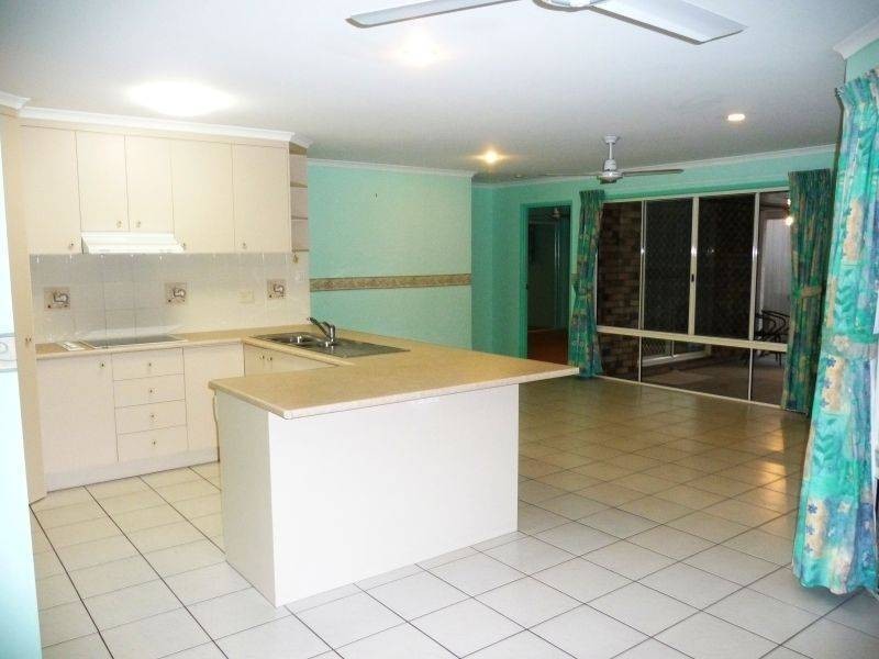 31 Oceanview St, Point Vernon QLD 4655