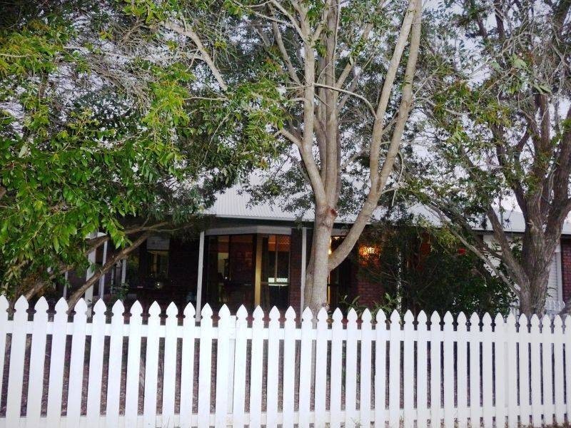 16 Warrego Dr, Point Vernon QLD 4655