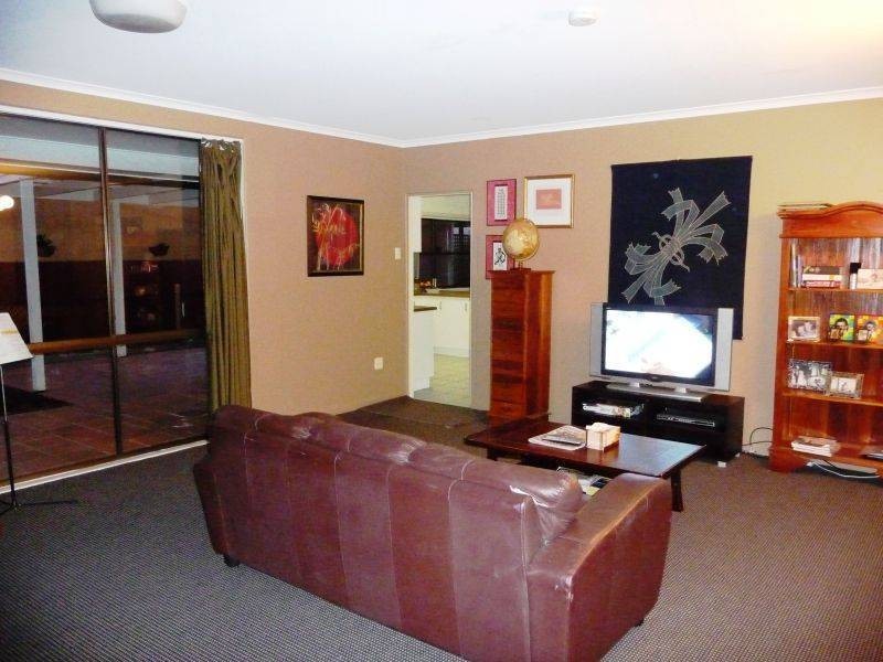 16 Warrego Dr, Point Vernon QLD 4655