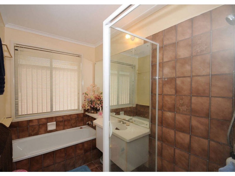 7 York St, Urraween QLD 4655