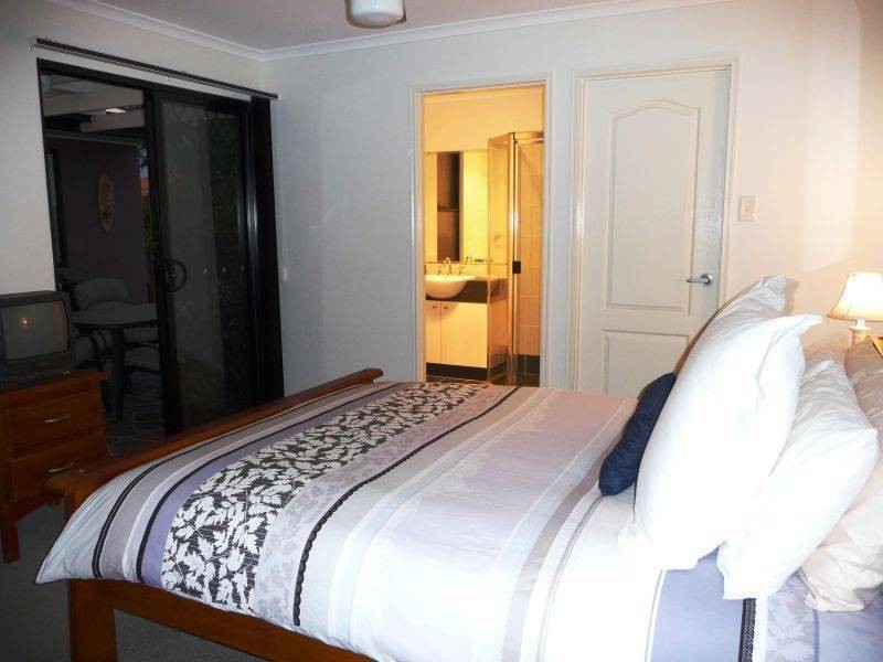 2/11 Lockerbie Crt, Kawungan QLD 4655