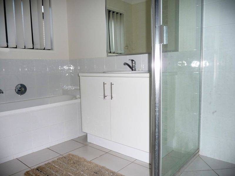 24 Ladbroke Cres, Urangan QLD 4655