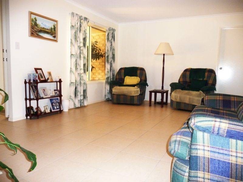 8 Mainsail Crt, Point Vernon QLD 4655