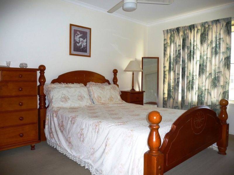 8 Mainsail Crt, Point Vernon QLD 4655