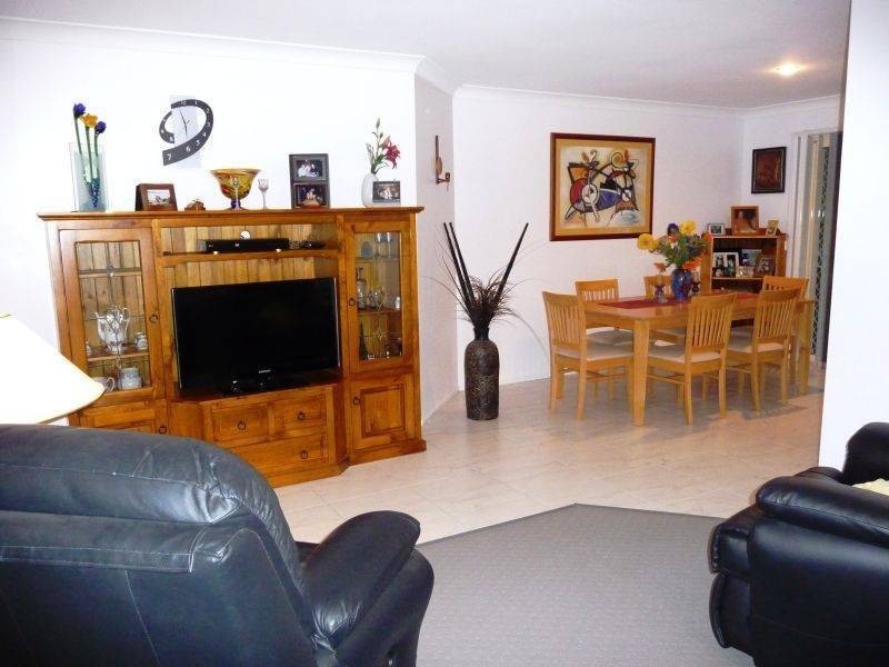 60 Hillcrest Ave, Scarness QLD 4655