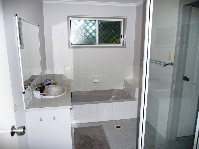 1 Jacobsen Outlook, Urraween QLD 4655