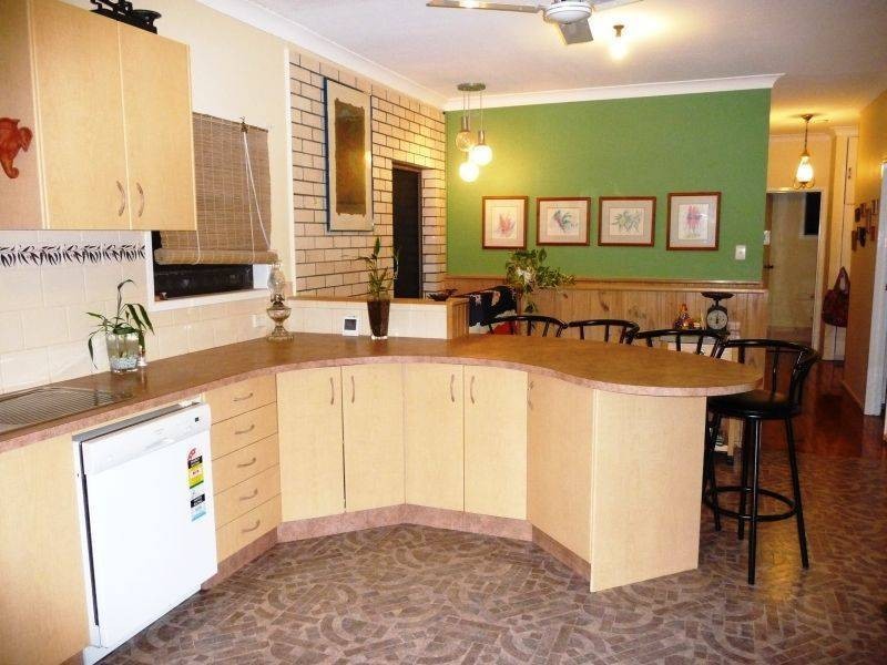 26 Hillcrest Ave, Scarness QLD 4655