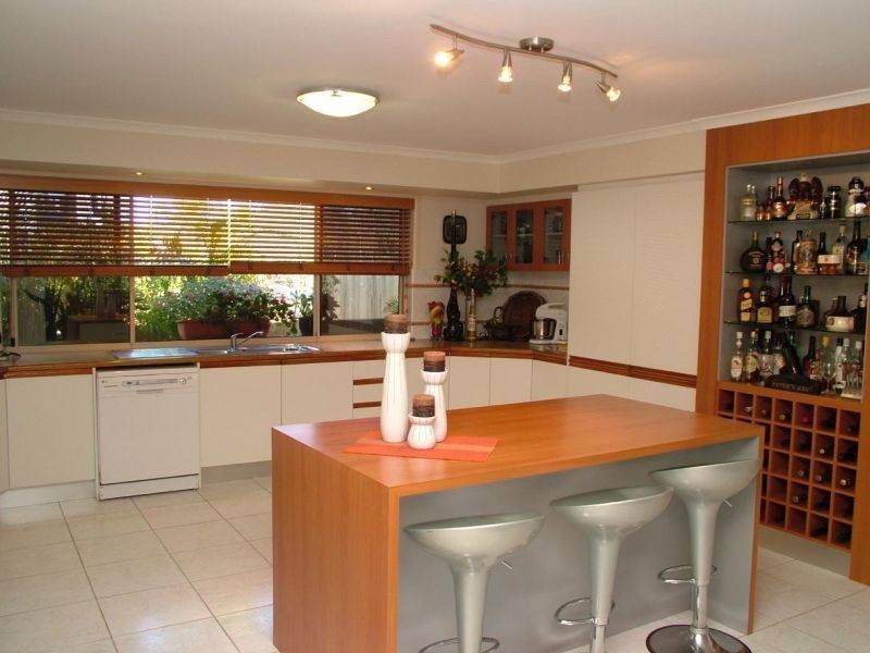 19 Oceanview St, Point Vernon QLD 4655