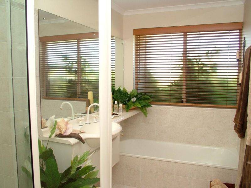 19 Oceanview St, Point Vernon QLD 4655