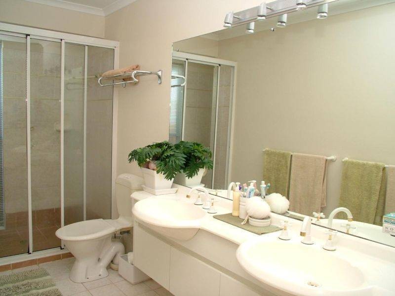 19 Oceanview St, Point Vernon QLD 4655
