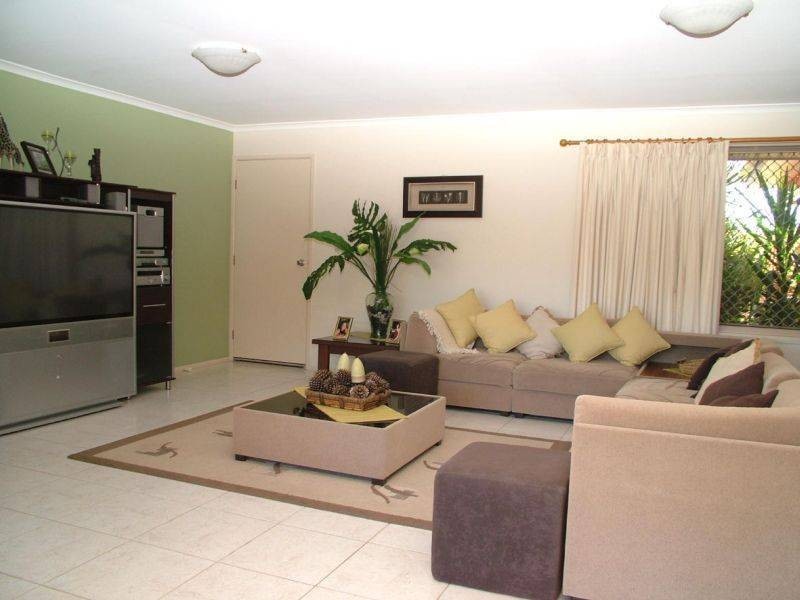 19 Oceanview St, Point Vernon QLD 4655